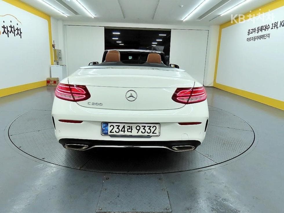 Mercedes-Benz The New (фейслифт) C-КласC200 Cabriolet - 16