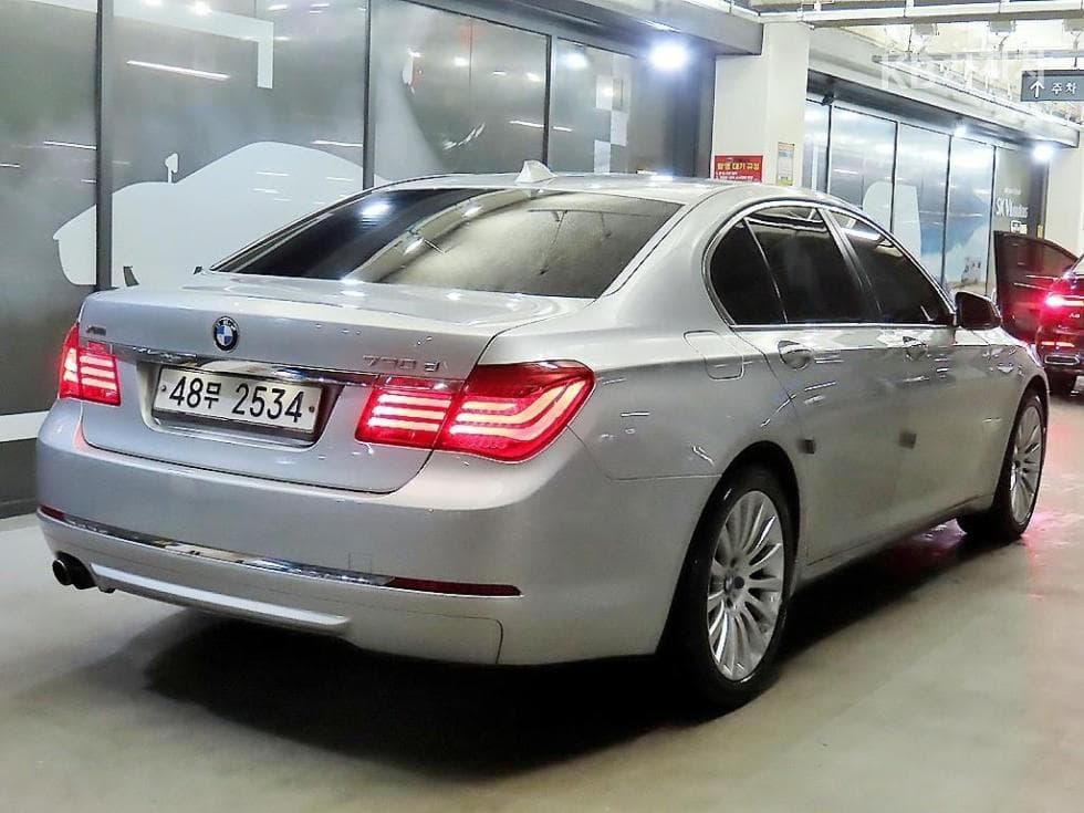 BMW Нов7시리즈730d xDrive F01 - 4