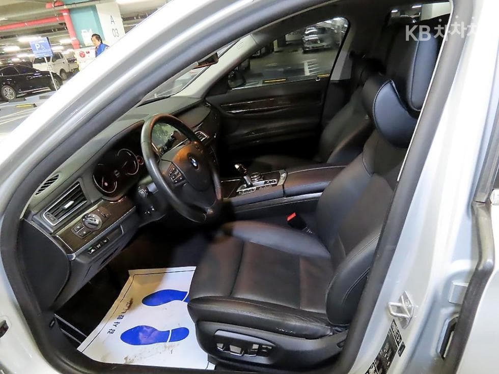 BMW Нов7시리즈730d xDrive F01 - 6