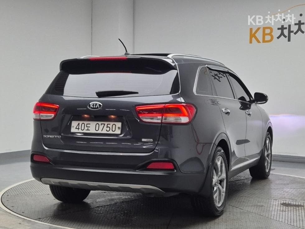 Kia All NewSorentoDiesel 2.2 2WD Prestige - 4