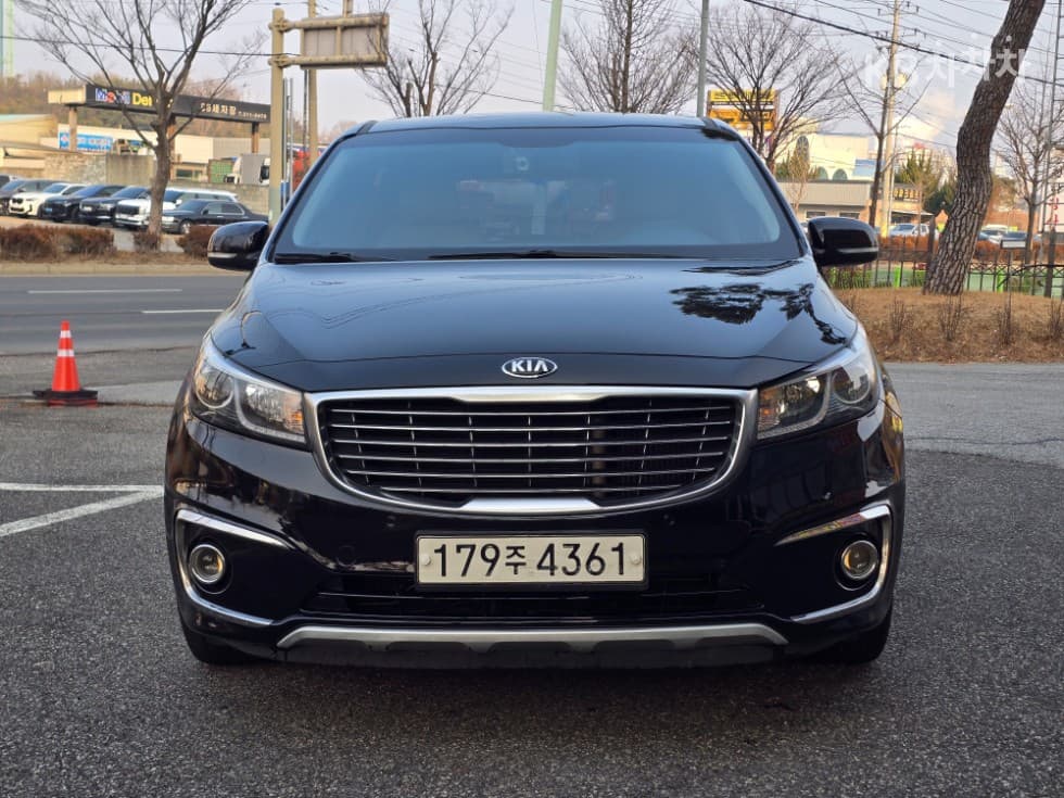 Kia All New Carnival9-seater 2.2 Diesel Prestige - 3