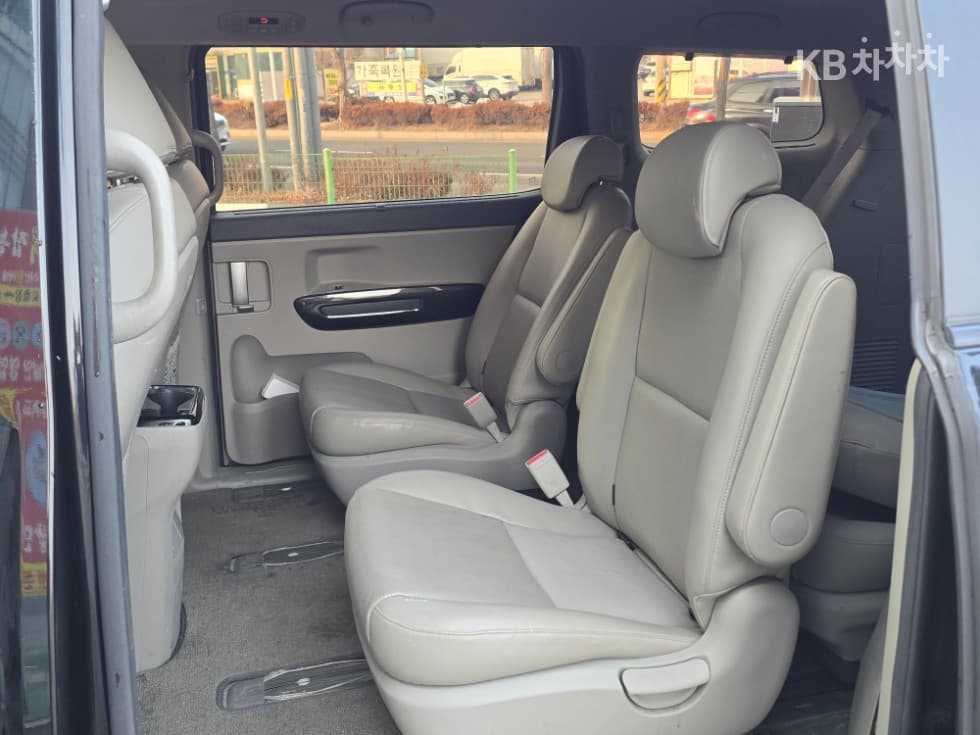 Kia All New Carnival9-seater 2.2 Diesel Prestige - 7