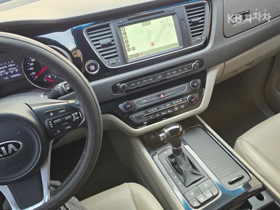 Kia All New Carnival9-seater 2.2 Diesel Prestige - 12