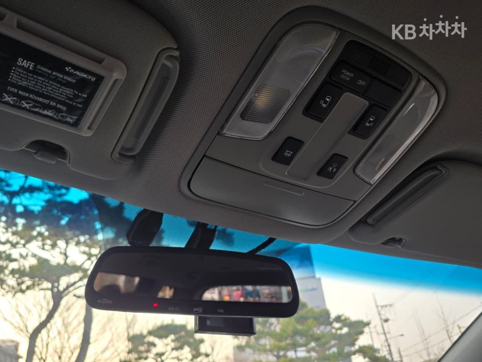 Kia All New Carnival9-seater 2.2 Diesel Prestige - 13