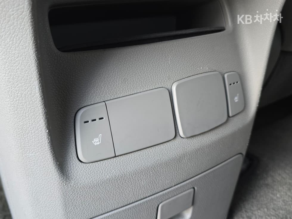 Kia All New Carnival9-seater 2.2 Diesel Prestige - 16