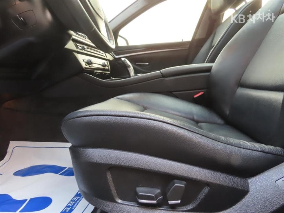 BMW New5 Series525d xDrive F10 - 14