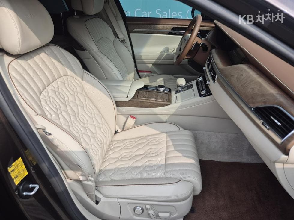 Genesis G905.0 GDi AWD Prestige Limousine - 19