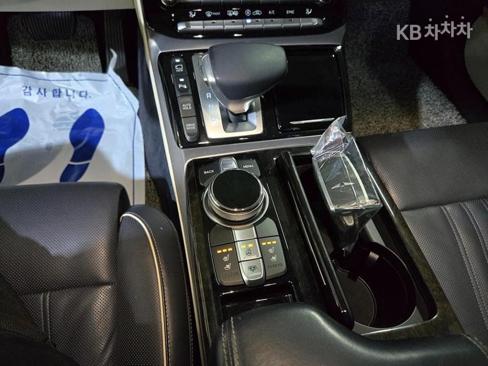 Genesis EQ9003.3 T-GDI AWD Premium Luxury - 12