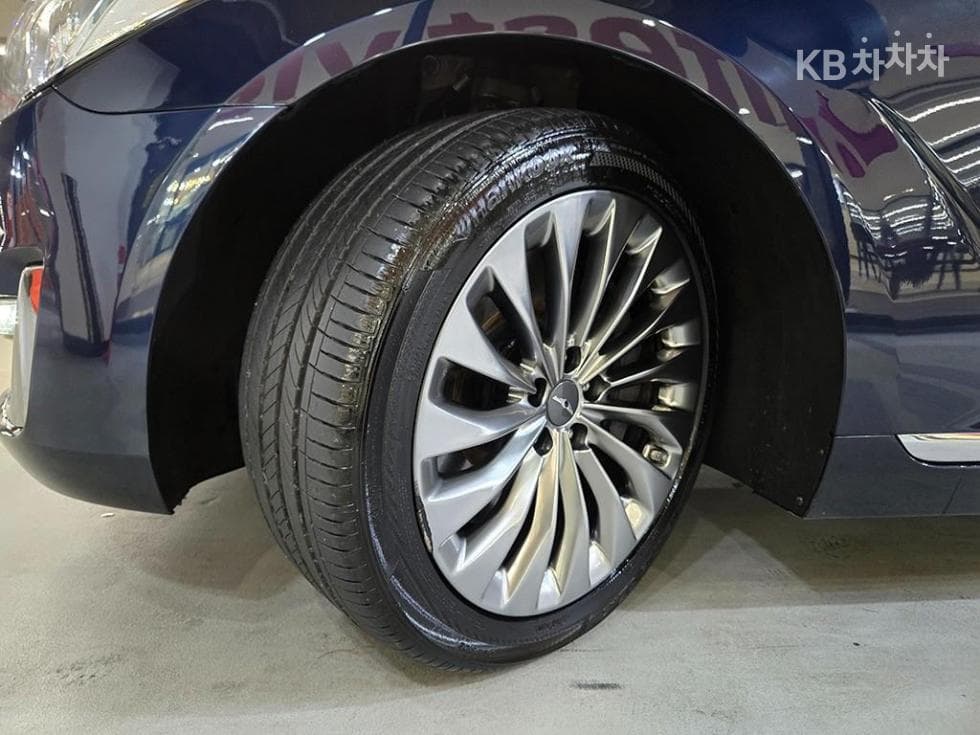 Genesis EQ9003.3 T-GDI AWD Premium Luxury - 20