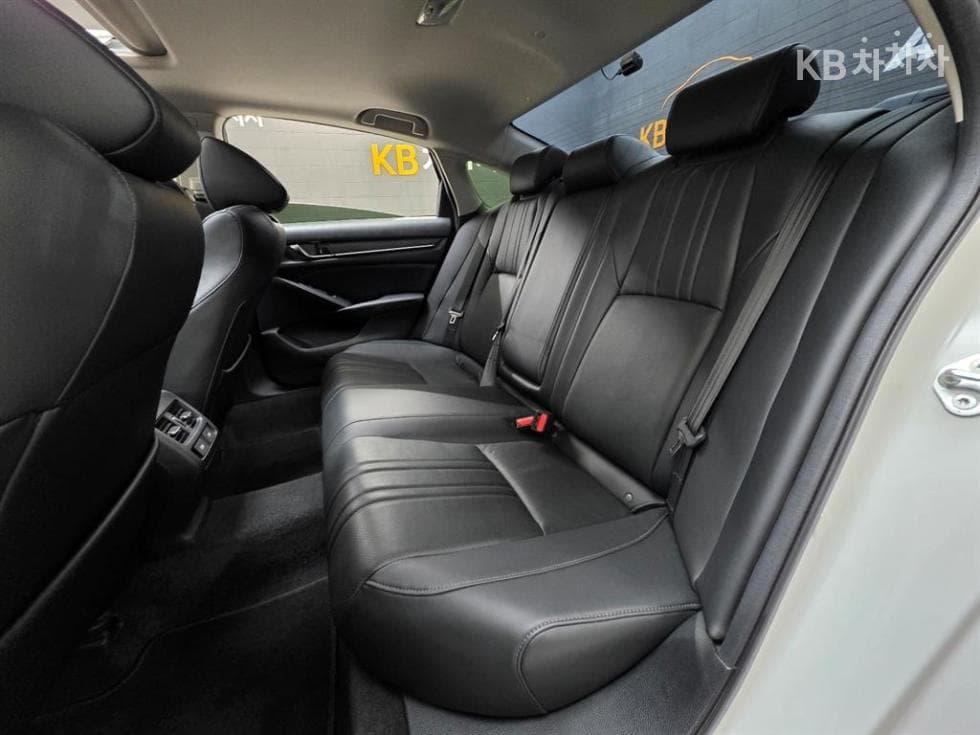 혼다 어코드 10세대Hybrid 2.0 Touring - 7