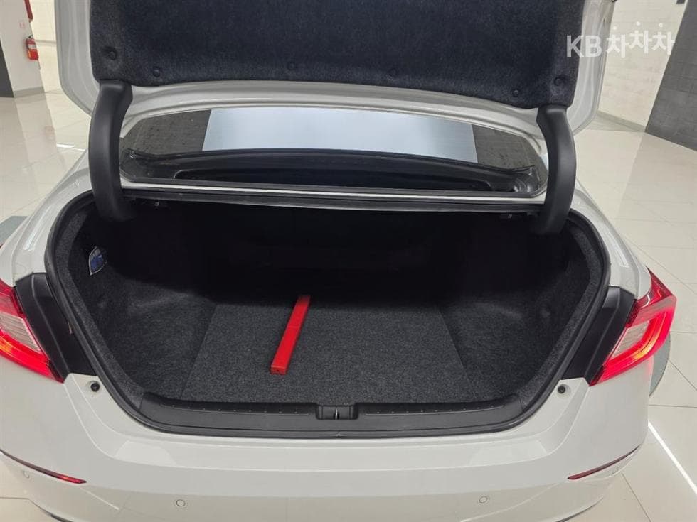 혼다 어코드 10세대Hybrid 2.0 Touring - 12