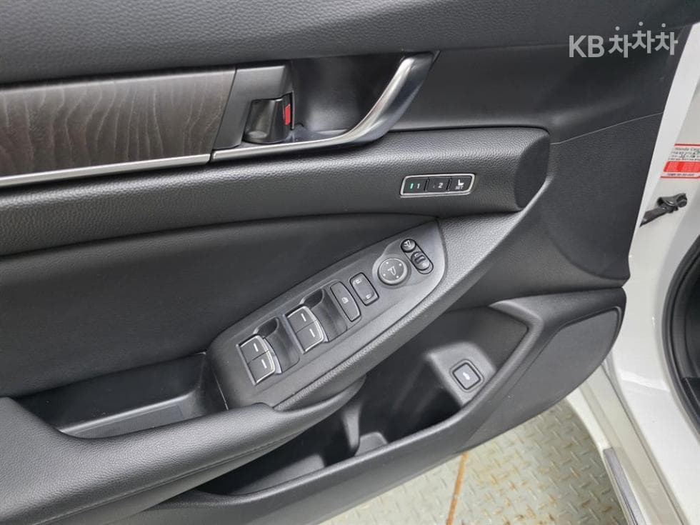 혼다 어코드 10세대Hybrid 2.0 Touring - 13