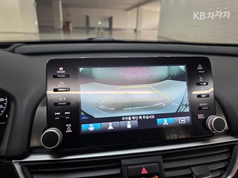 혼다 어코드 10세대Hybrid 2.0 Touring - 18