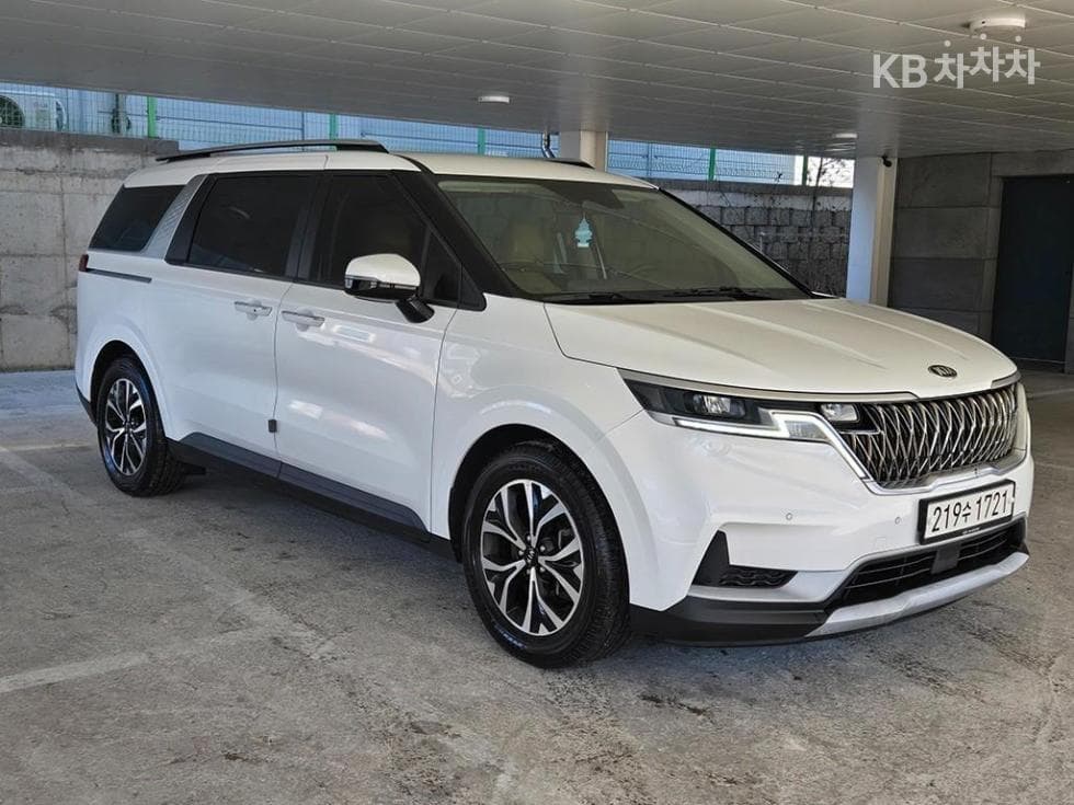 Киа Канивал 4-то поколение D2.2 9-местен Престиж - Image 1