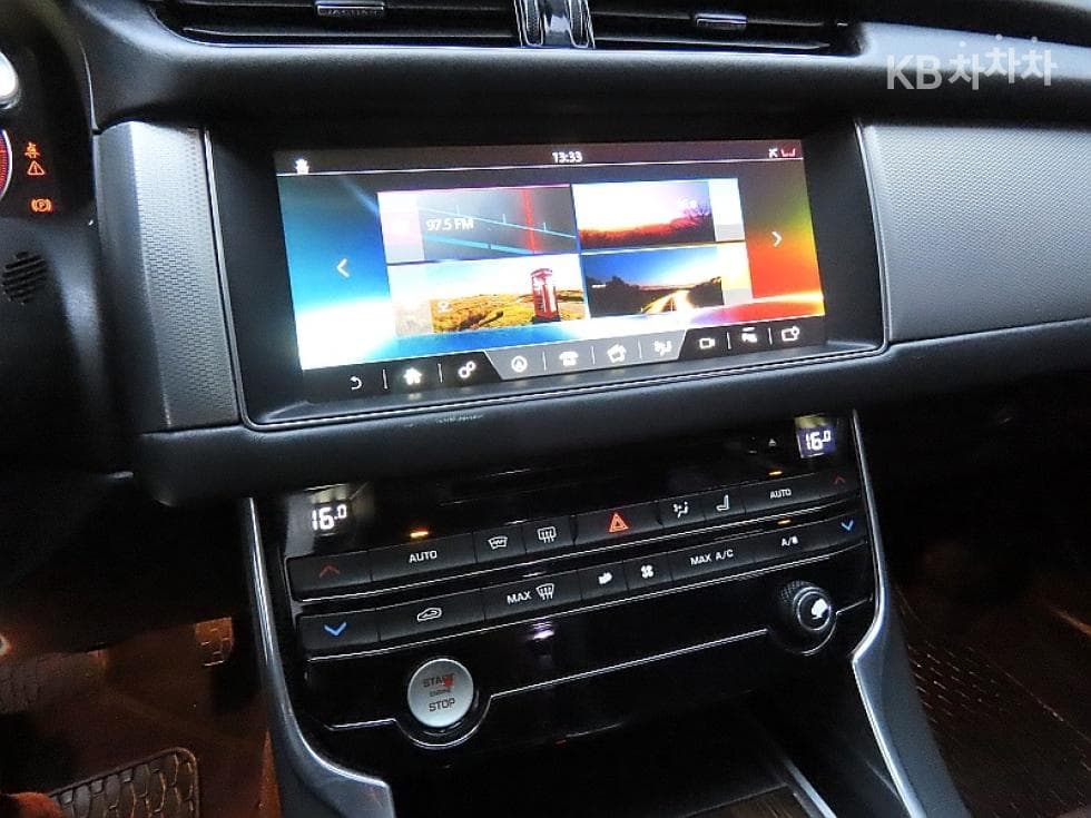 Jaguar All New XF2.0d Portfolio - 15