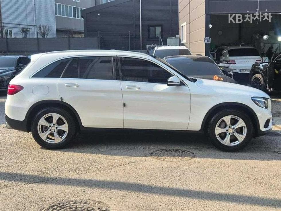 Mercedes-Benz GLC(X253)220 d 4Matic Standard - 3