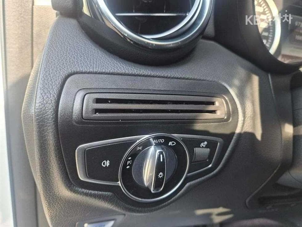 Mercedes-Benz GLC(X253)220 d 4Matic Standard - 13