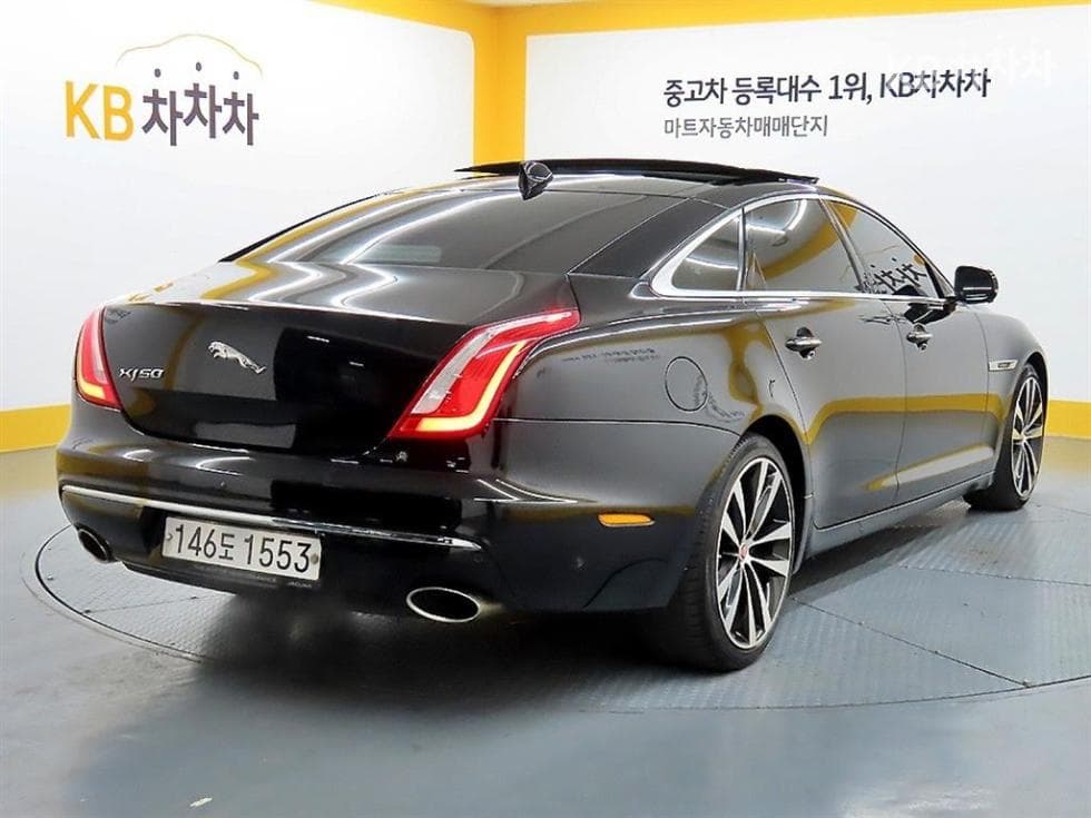 Jaguar All New XJ3.0D Premium Luxury LWB X351 - 4
