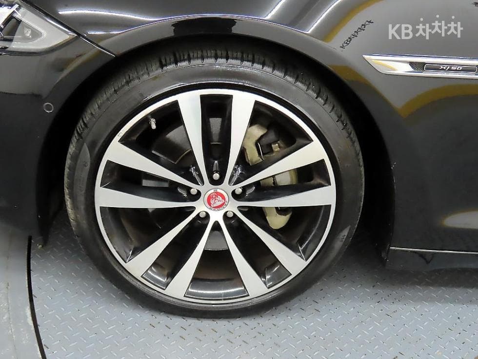 Jaguar All New XJ3.0D Premium Luxury LWB X351 - 20