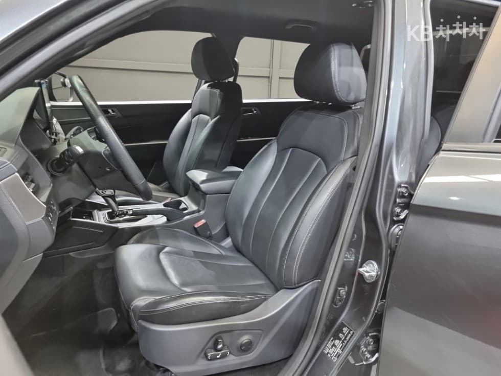 КейДжи Мобилити Нов Rexton 스포츠2.2 AWD 쿨멘 와일드 Plus - 17
