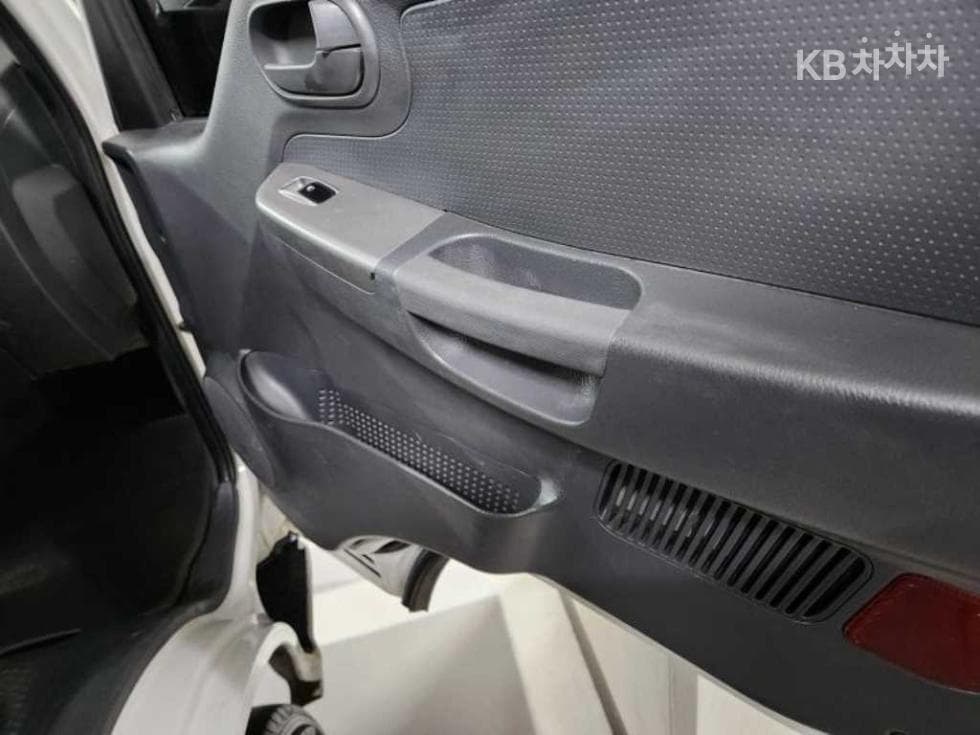 Kia Bongo 3 (light truck)1 Ton 냉동Top (Cargo)차 Extra Long 표준형 King Cab Luxury - 11