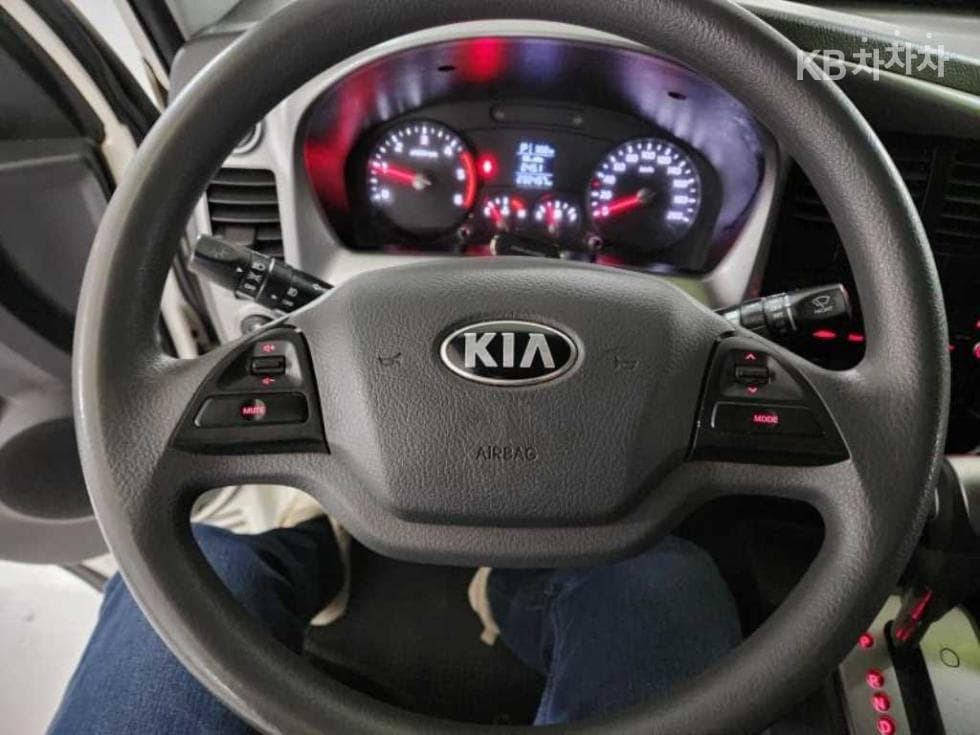 Kia Bongo 3 (light truck)1 Ton 냉동Top (Cargo)차 Extra Long 표준형 King Cab Luxury - 17