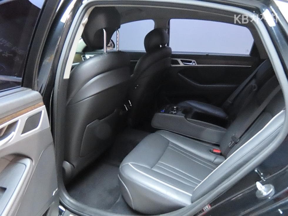 Хюндай ДженезисDHG330 Premium AWD - 11