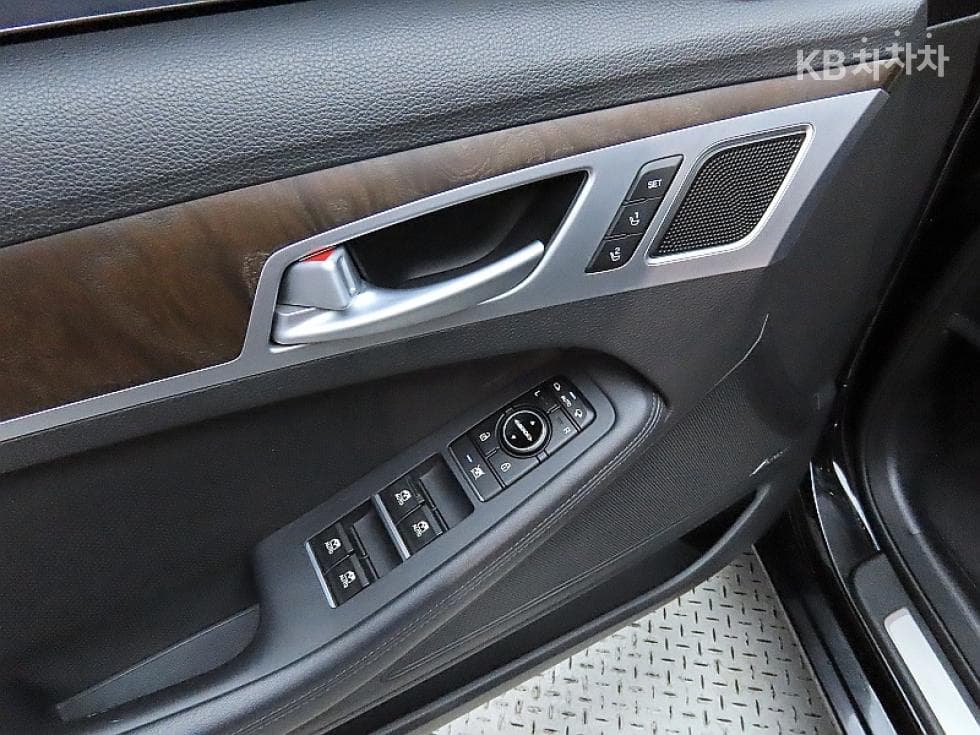 Хюндай ДженезисDHG330 Premium AWD - 13