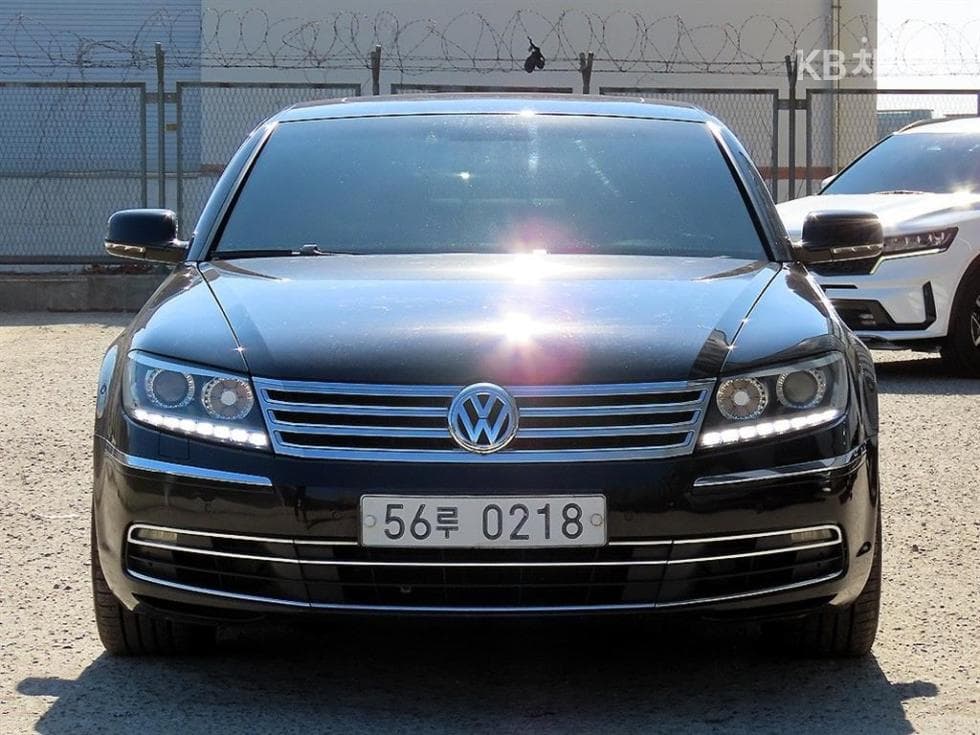 Volkswagen 페이Ton 3.0 Turbo Diesel Injection V6 Diesel - Image 1
