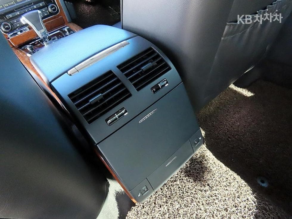 Volkswagen 페이Ton3.0 Turbo Diesel Injection V6 Diesel - 16