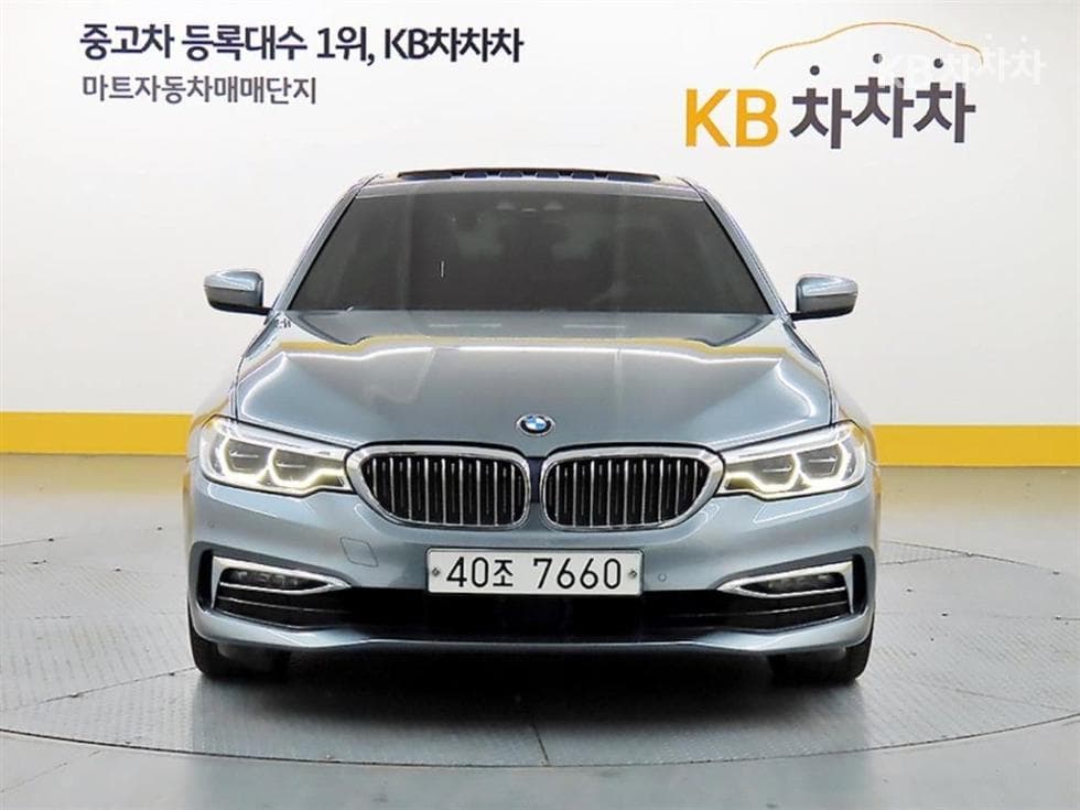 BMW 올New5 Series (G30) 520d xDrive Luxury Plus - Image 1