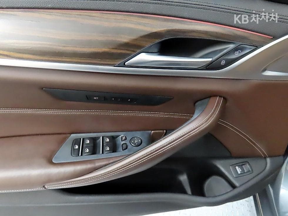 BMW 올New5 Series (G30)520d xDrive Luxury Plus - 11