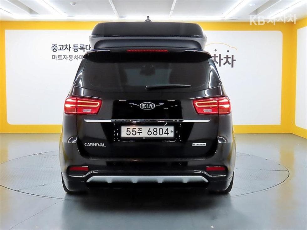 Kia The New (facelift) CarnivalHigh Limousine (Carnival) 2.2 Diesel 9-seater Noblesse Special (special feature/edition) - 3