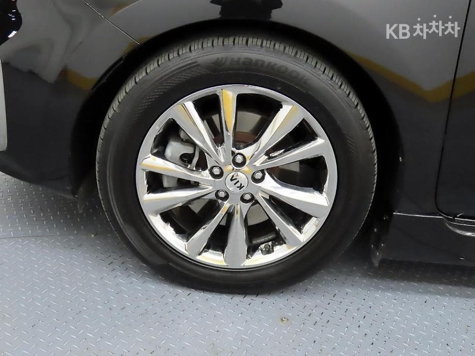 Kia The New (facelift) CarnivalHigh Limousine (Carnival) 2.2 Diesel 9-seater Noblesse Special (special feature/edition) - 20