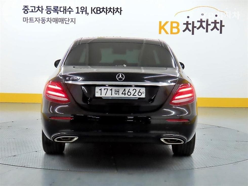 Mercedes-Benz E-Class (W213)E250 Avantgarde - 3
