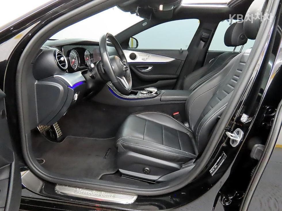 Mercedes-Benz E-Class (W213)E250 Avantgarde - 5