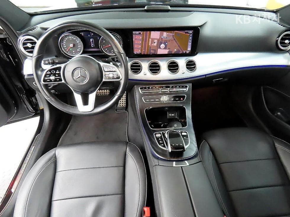 Mercedes-Benz E-Class (W213)E250 Avantgarde - 7