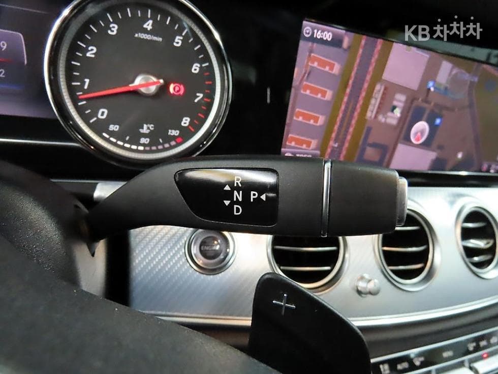 Mercedes-Benz E-Class (W213)E250 Avantgarde - 10