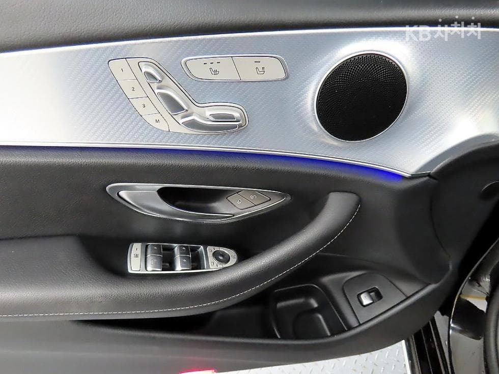 Mercedes-Benz E-Class (W213)E250 Avantgarde - 11