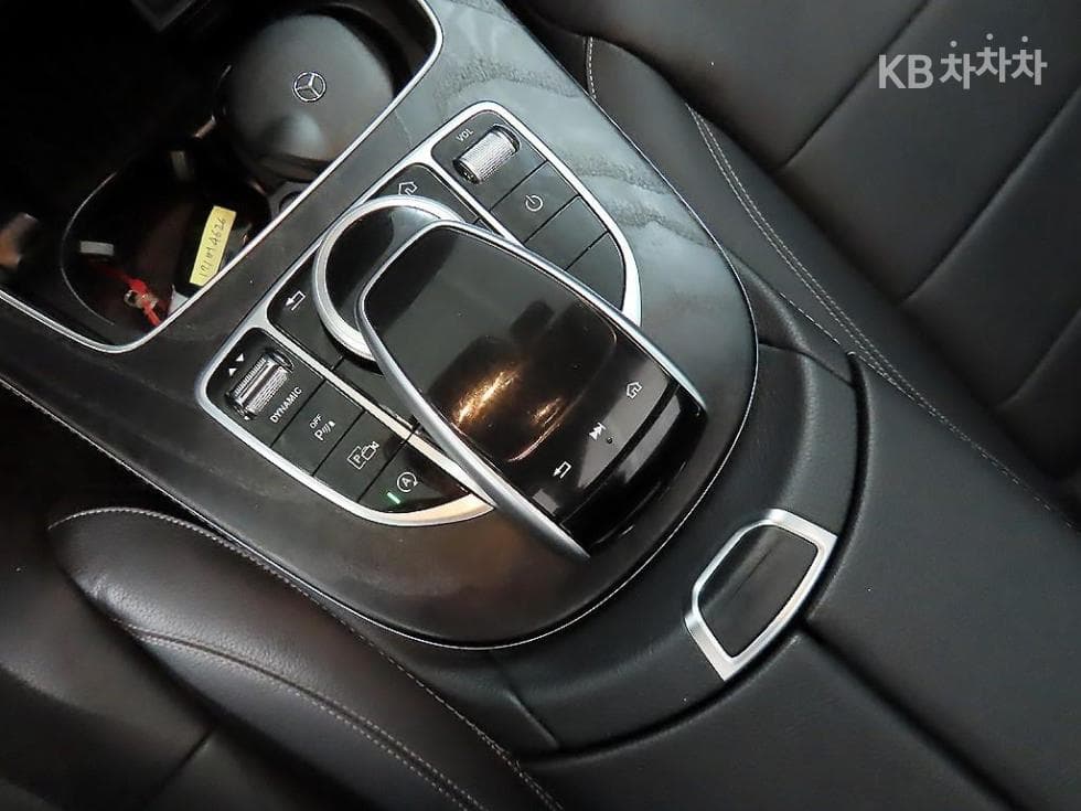 Mercedes-Benz E-Class (W213)E250 Avantgarde - 13