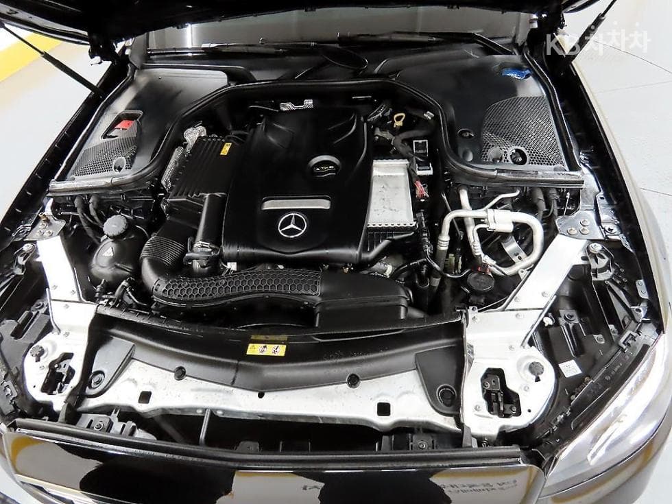 Mercedes-Benz E-Class (W213)E250 Avantgarde - 19