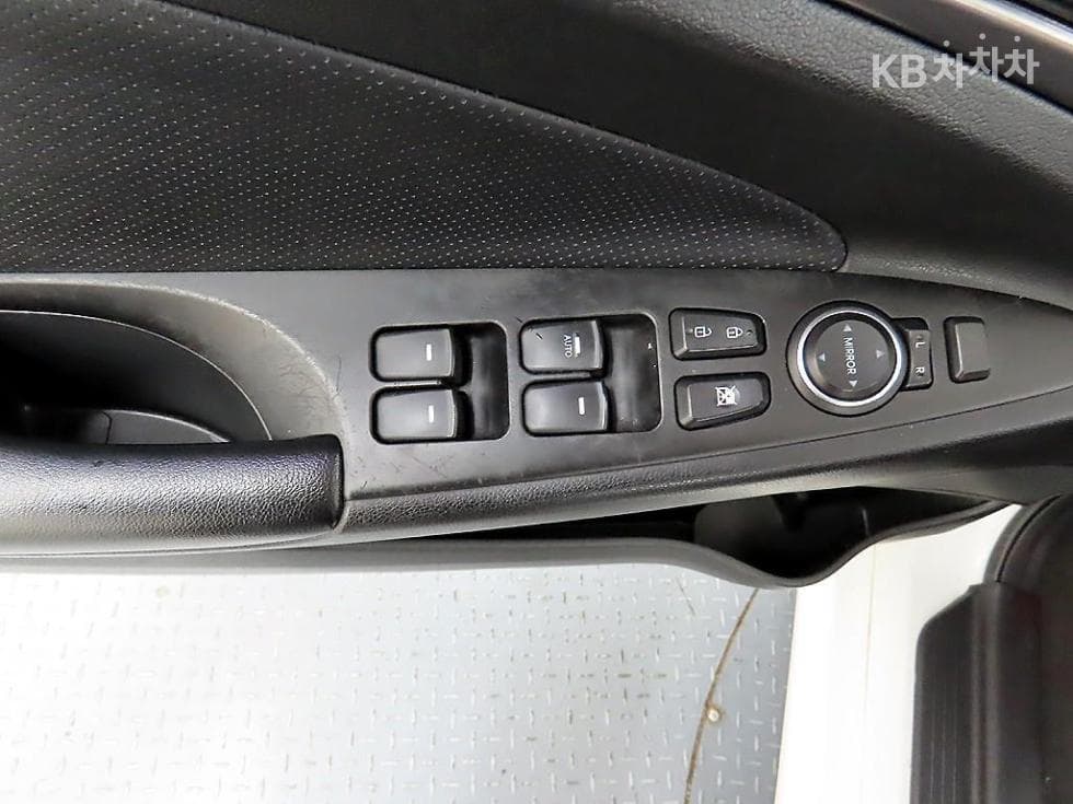Hyundai Sonata Hybrid2.0 Modern - 11