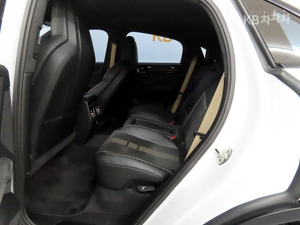 Porsche Cayenne(9Y0)4.0 Turbo GT Coupe Standard - 6
