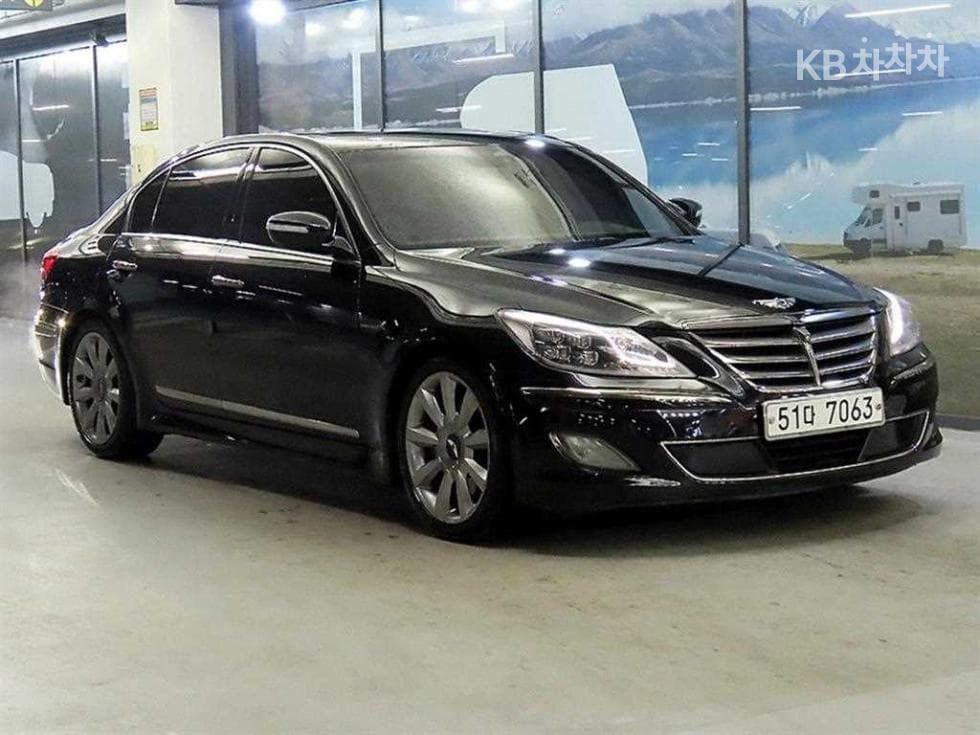 Hyundai Genesis 프라다 GP500 Standard - Image 1