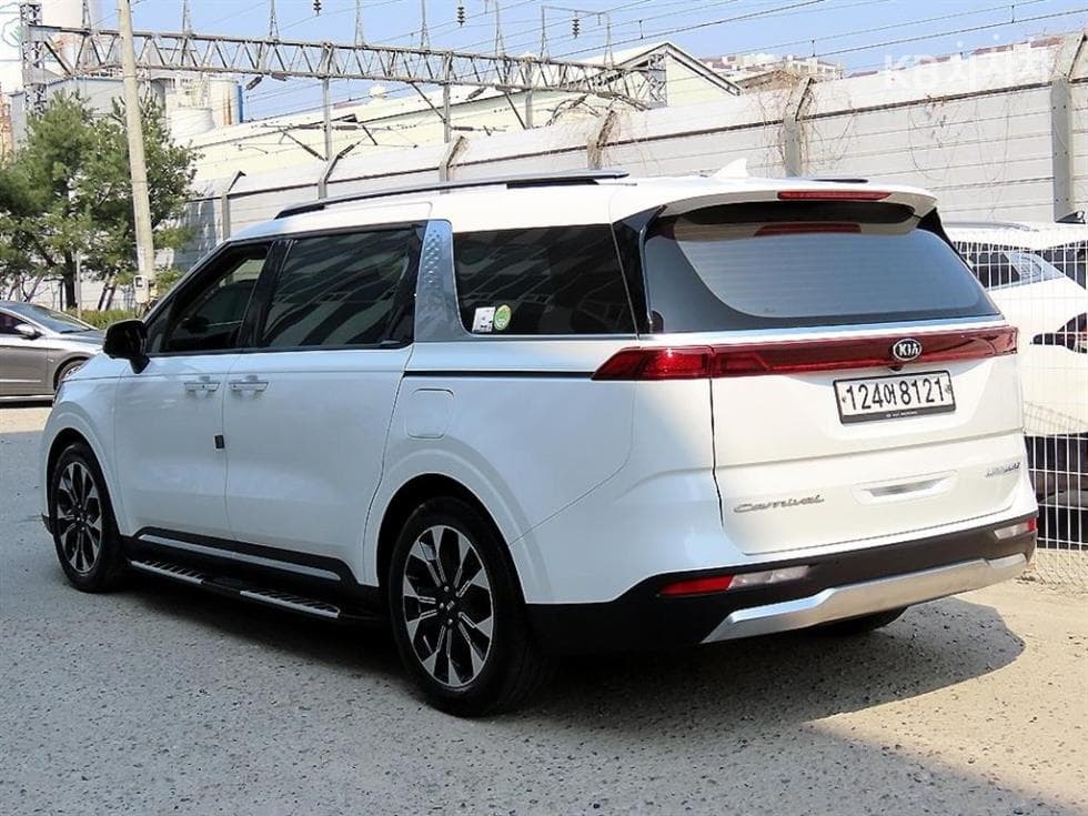 Kia Carnival 4th generationD2.2 7-seater (Limousine) Signature - 3
