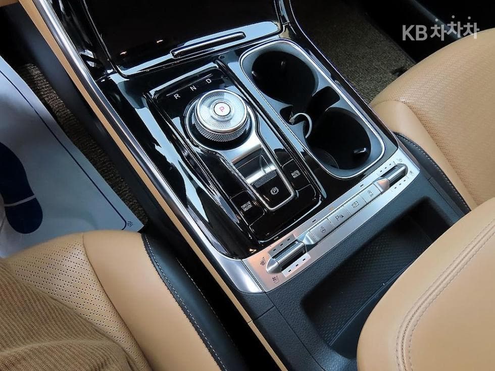 Kia Carnival 4th generationD2.2 7-seater (Limousine) Signature - 10