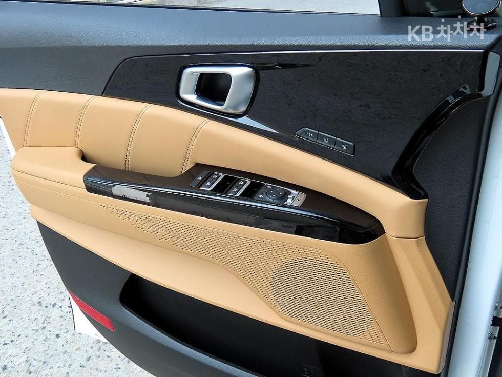 Kia Carnival 4th generationD2.2 7-seater (Limousine) Signature - 11