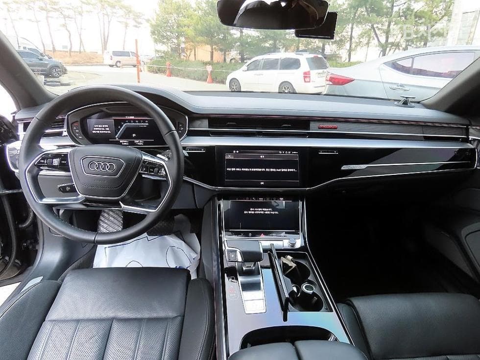 Audi A8 (D5)55 TFSI Quattro LWB - 7