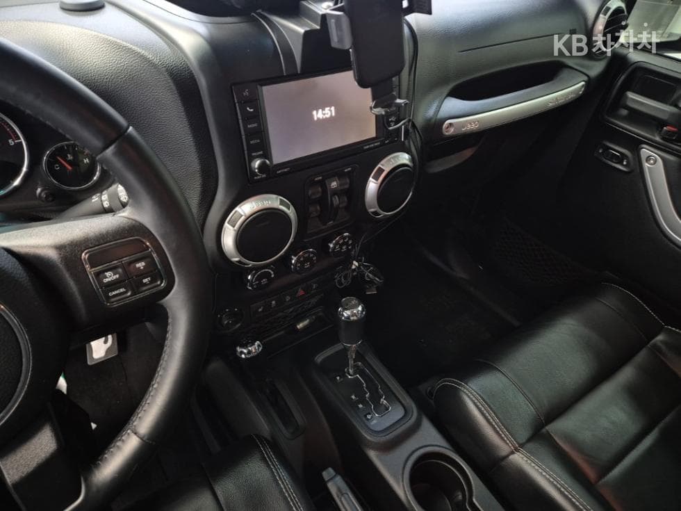 지프 랭글러2.8 블랙 에디션 JK - 9