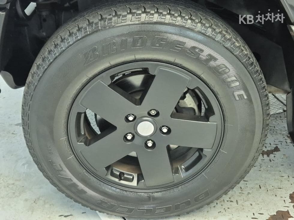 지프 랭글러2.8 블랙 에디션 JK - 19